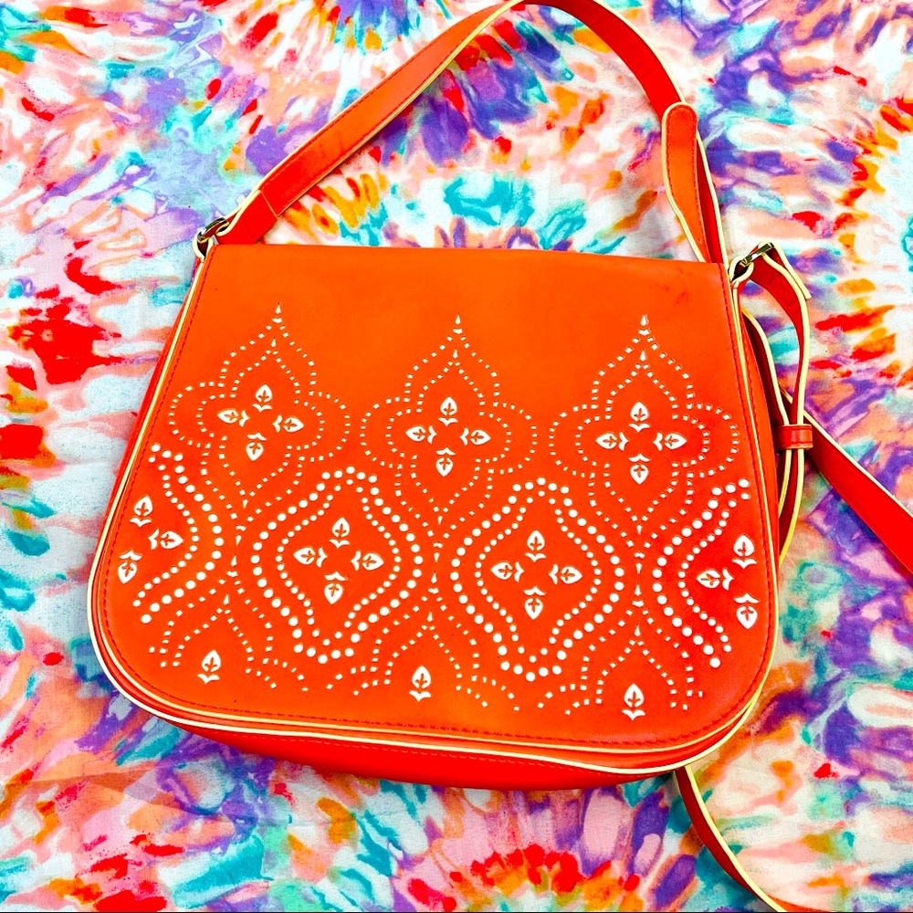 Vera Bradley Laser Cut Saddle Crossbody Coral Purse Good Condition Pre-owned